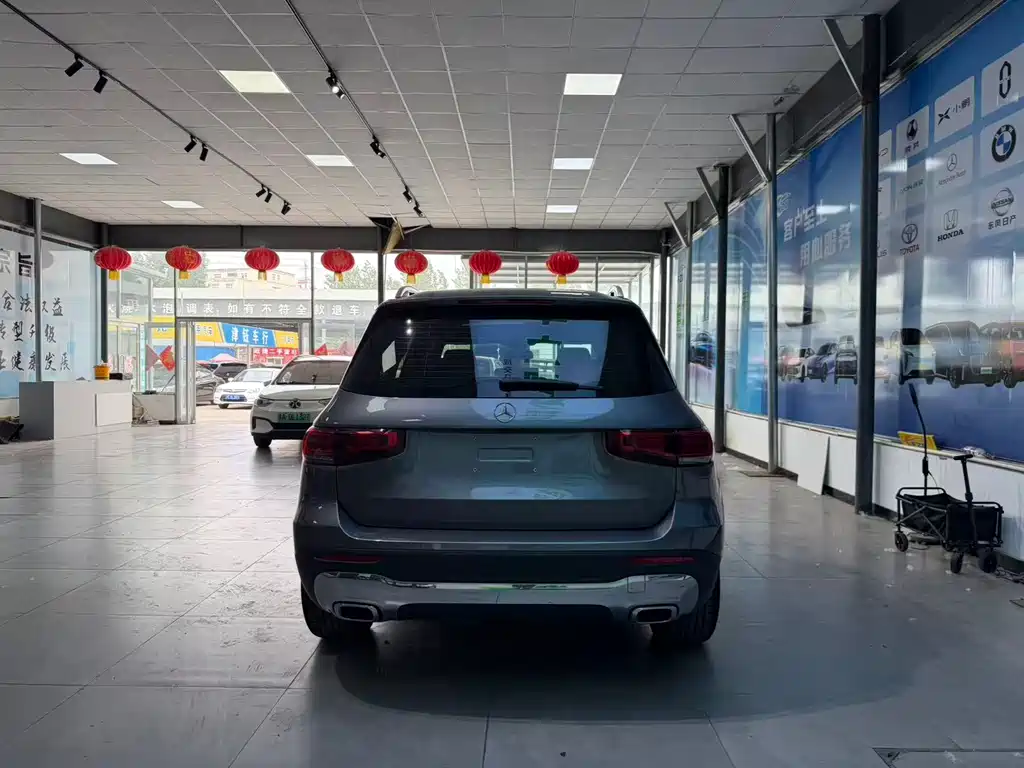 Mercedes-Benz GLB — миниатюра 8