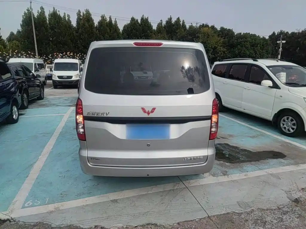 Wuling Hongguang V — миниатюра 6