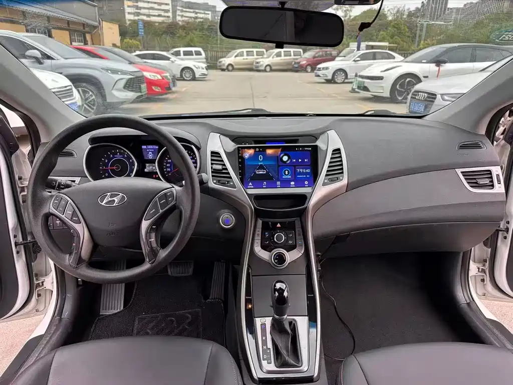 Hyundai Elantra Langdong 1.6L Auto Leading Type, фото 6
