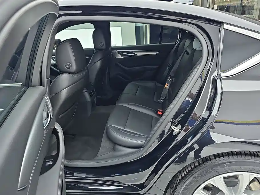 Cadillac CT5 — миниатюра 11