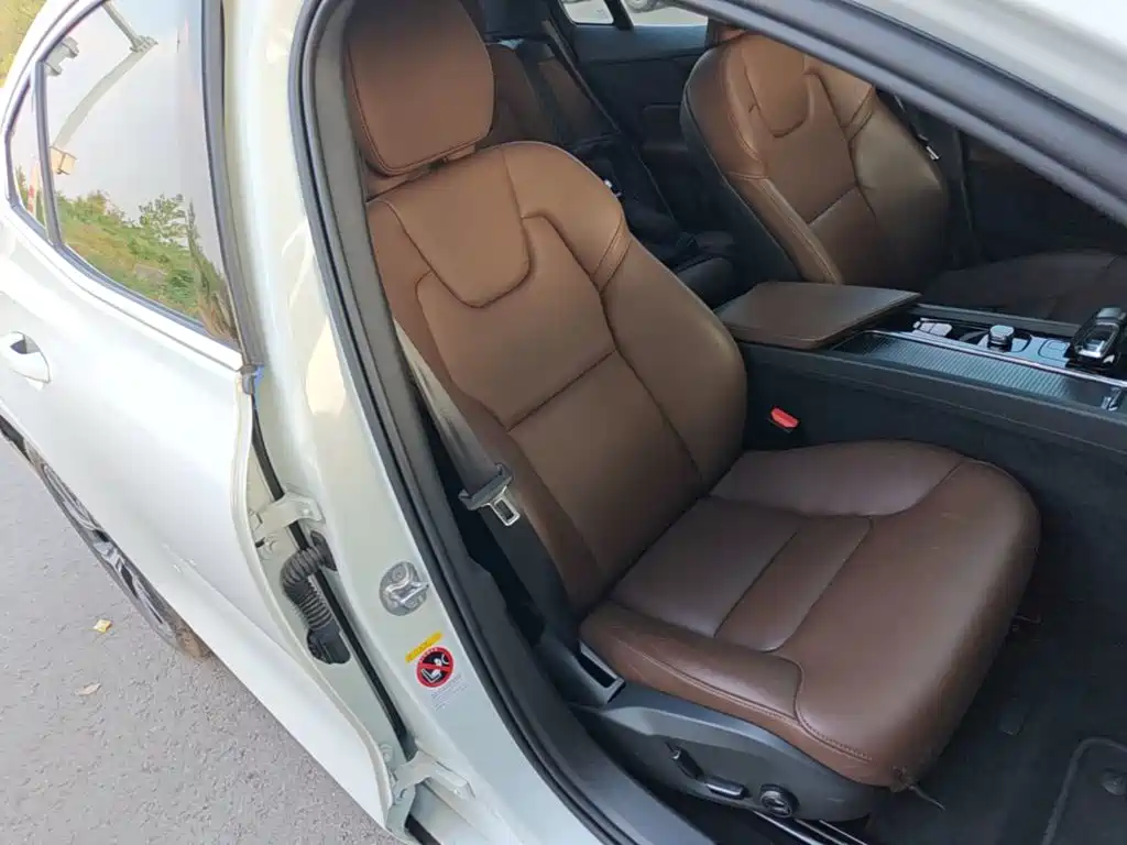 Volvo S60 — миниатюра 25