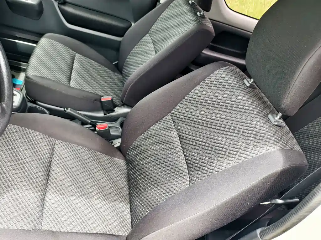 Suzuki Jimny — миниатюра 12