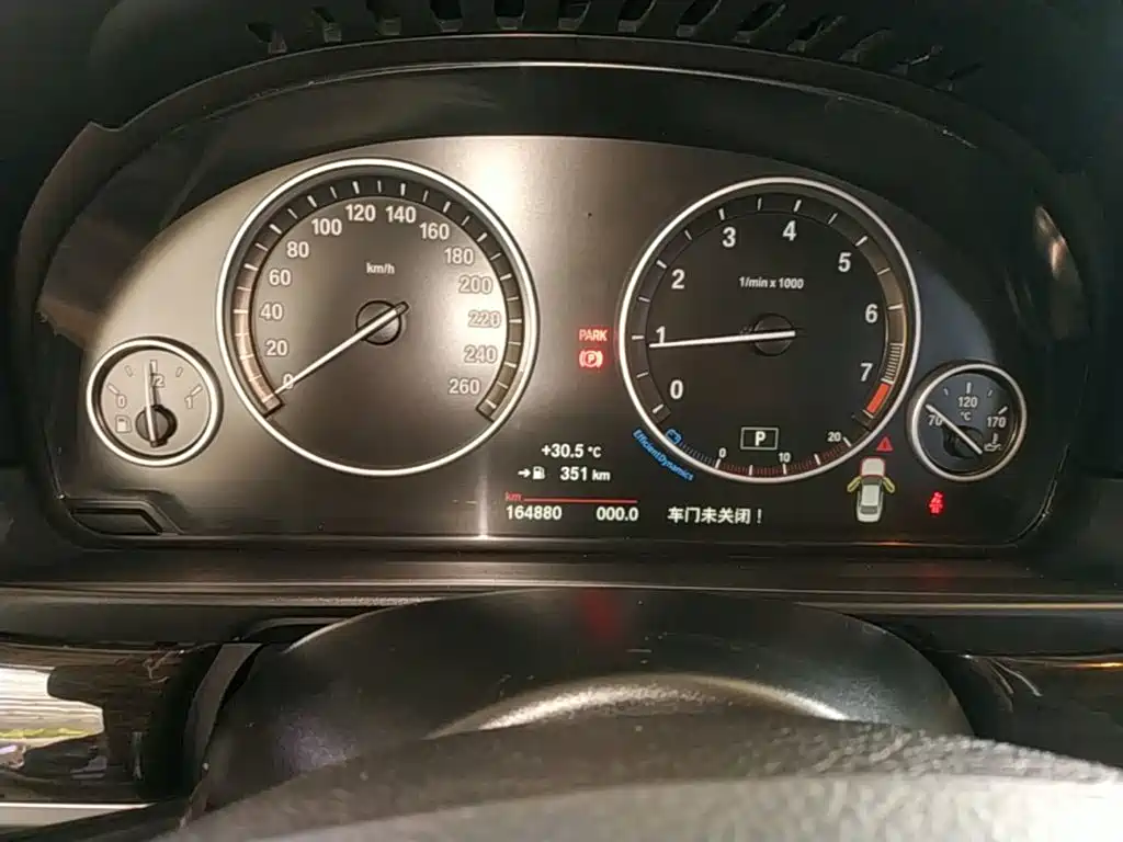 BMW 5 Series — миниатюра 12