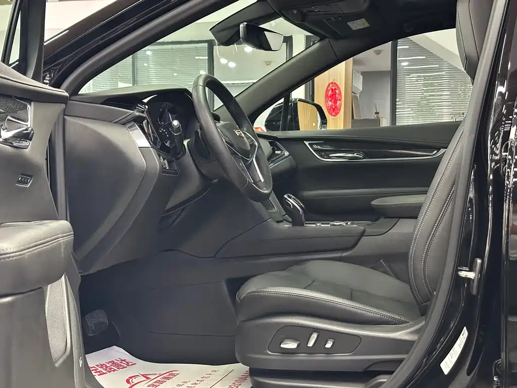 Cadillac XT5 — миниатюра 7