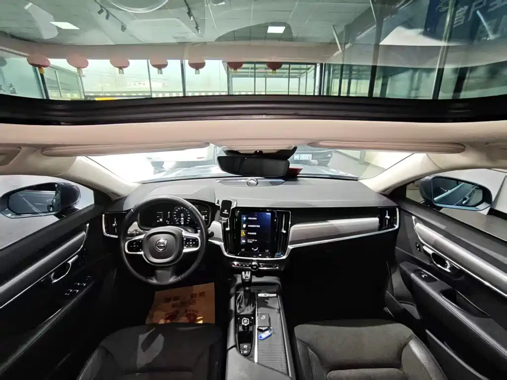 Volvo S90 — миниатюра 5