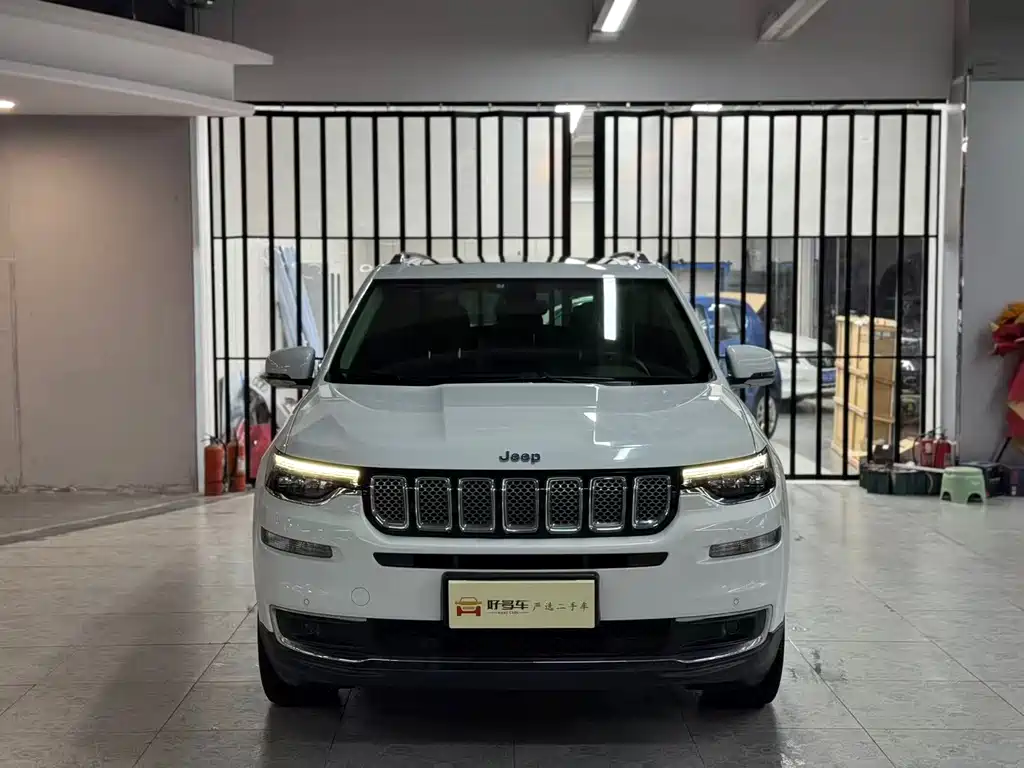 Jeep Commander — миниатюра 2