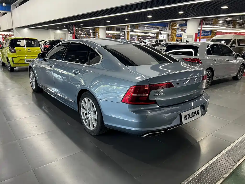 Volvo S90 — миниатюра 2