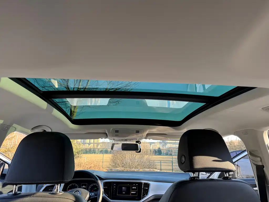 VOLKSWAGEN T ROC EXPLORING SONGS