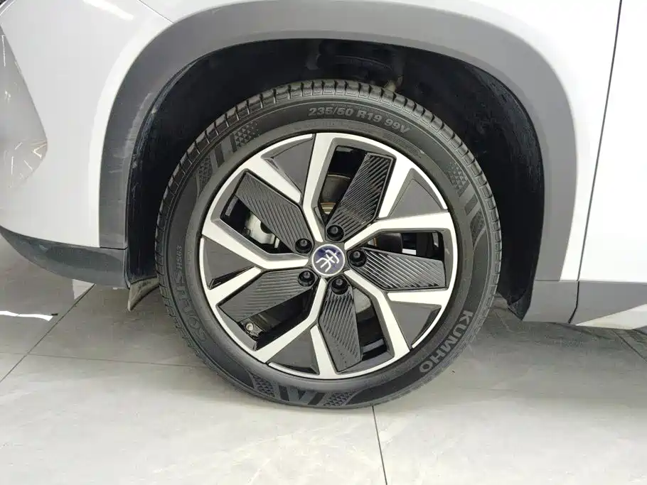 BYD L DM-i — миниатюра 6