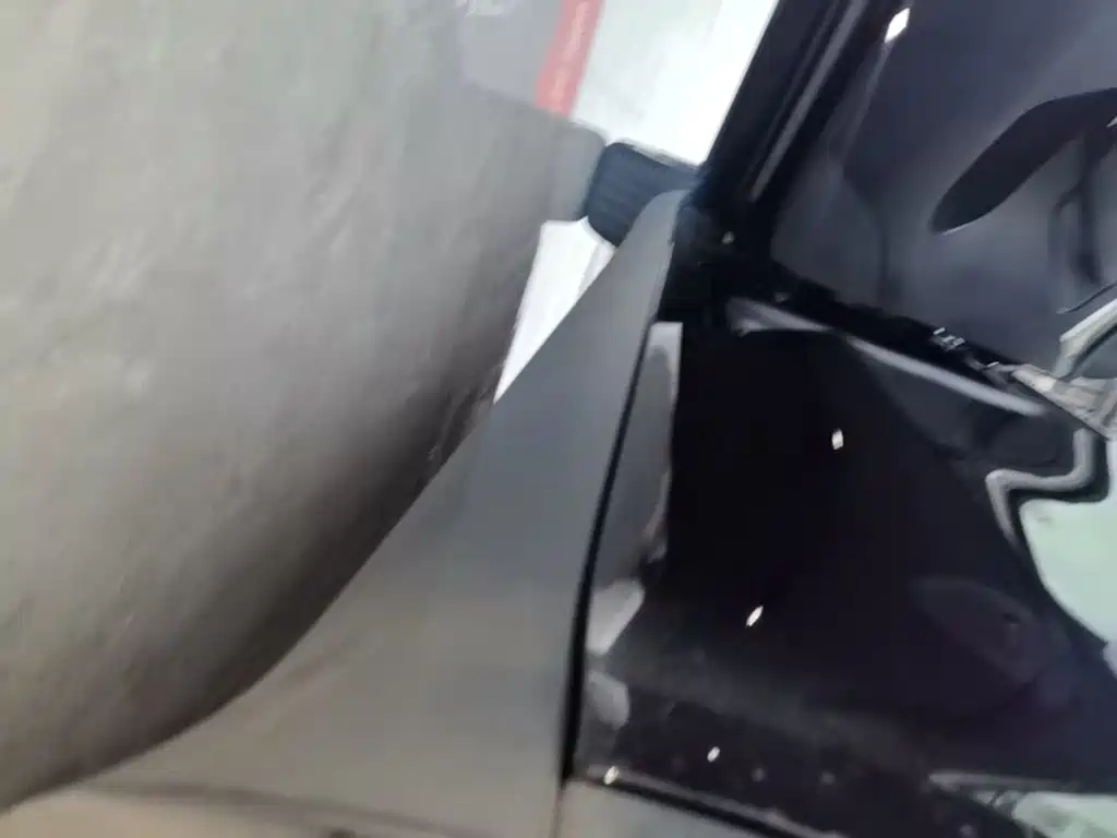 Tesla Model Y — миниатюра 22