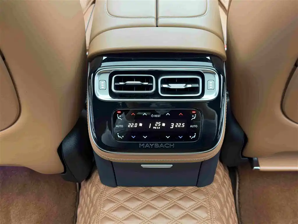 Mercedes-Benz S-Class — миниатюра 13