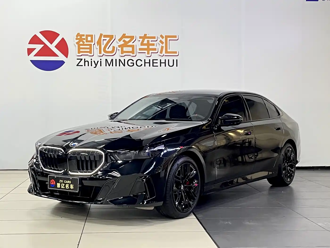宝马5系 2026款 530Li 尊享型 M运动套装 2025