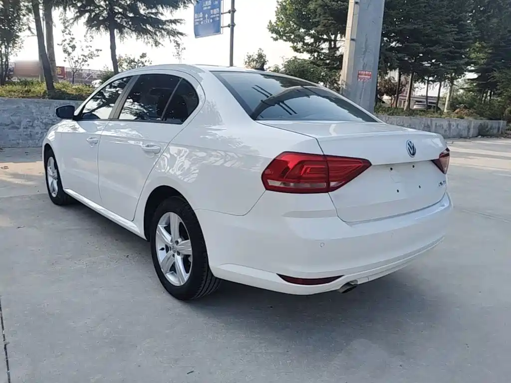 Volkswagen Lavida — миниатюра 5