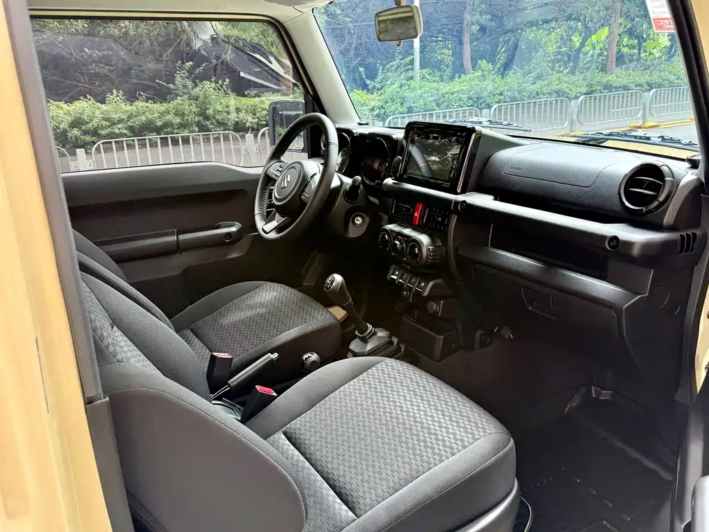 Suzuki Jimny — миниатюра 5