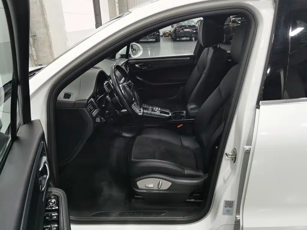 Porsche Macan — миниатюра 10