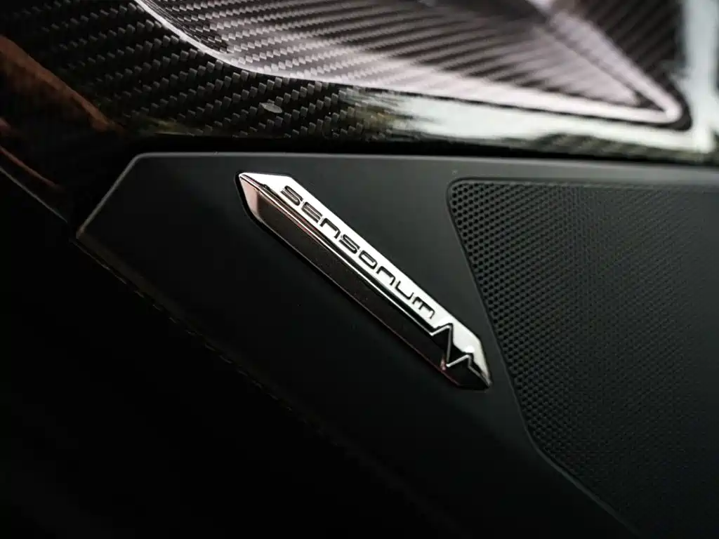 Lamborghini Aventador — миниатюра 7