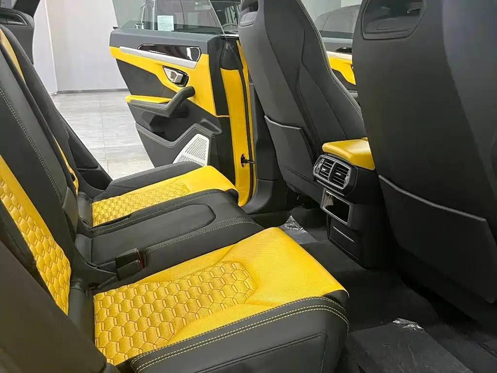 Lamborghini Urus — миниатюра 11