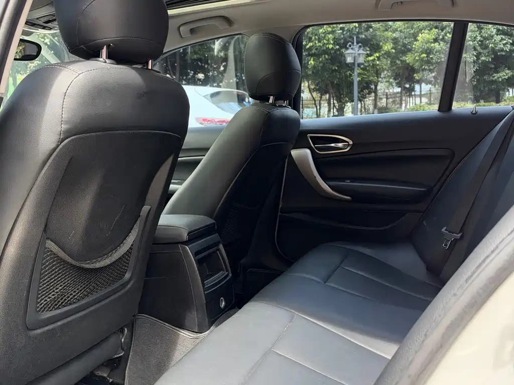 BMW 1 Series (Import) — миниатюра 6