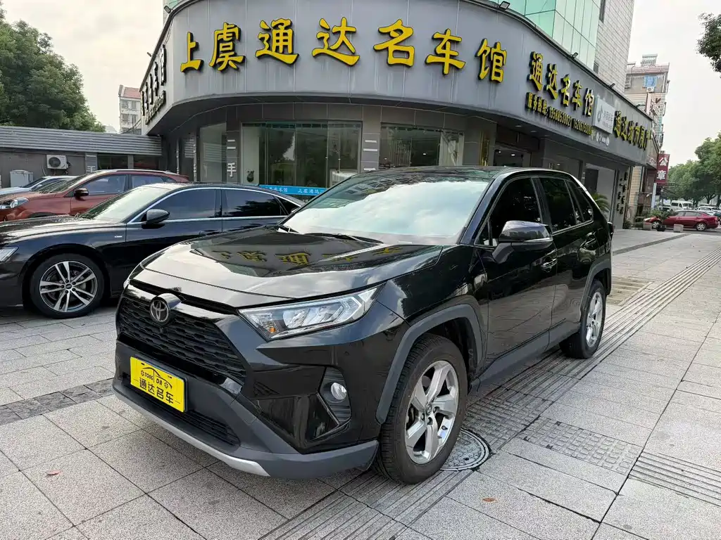 Toyota RAV4 — миниатюра 3
