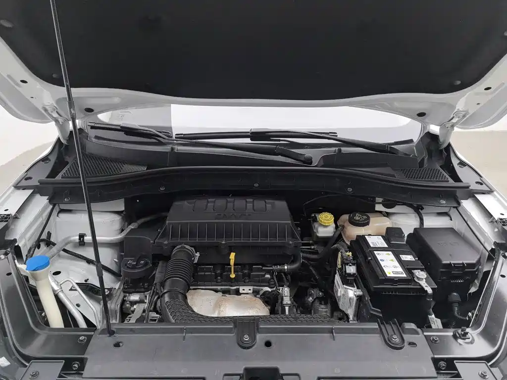 Roewe RX3 — миниатюра 6