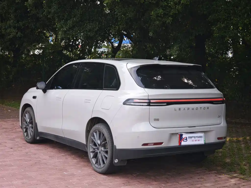 Leapmotor Leapmotor C10 — миниатюра 5