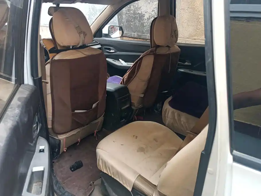 Wuling Hongguang — миниатюра 11