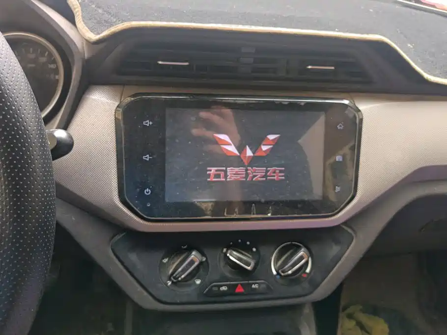 Wuling Hongguang — миниатюра 13