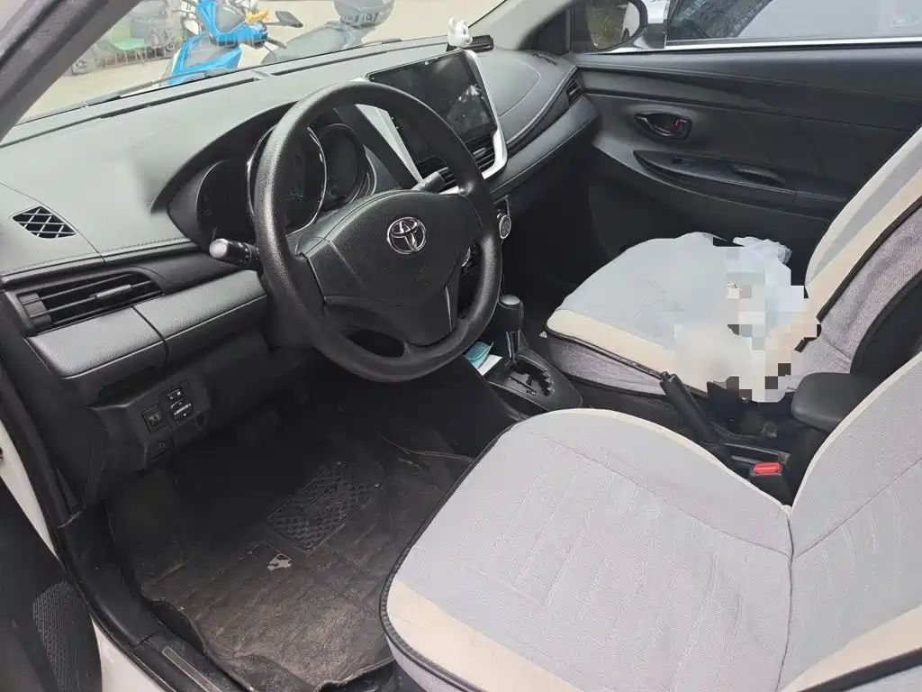 Toyota Yaris L — миниатюра 11