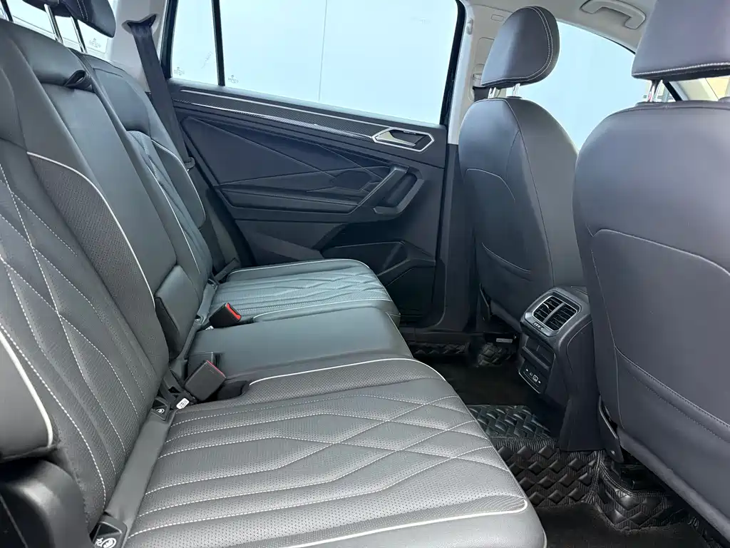 Volkswagen Tiguan L — миниатюра 9