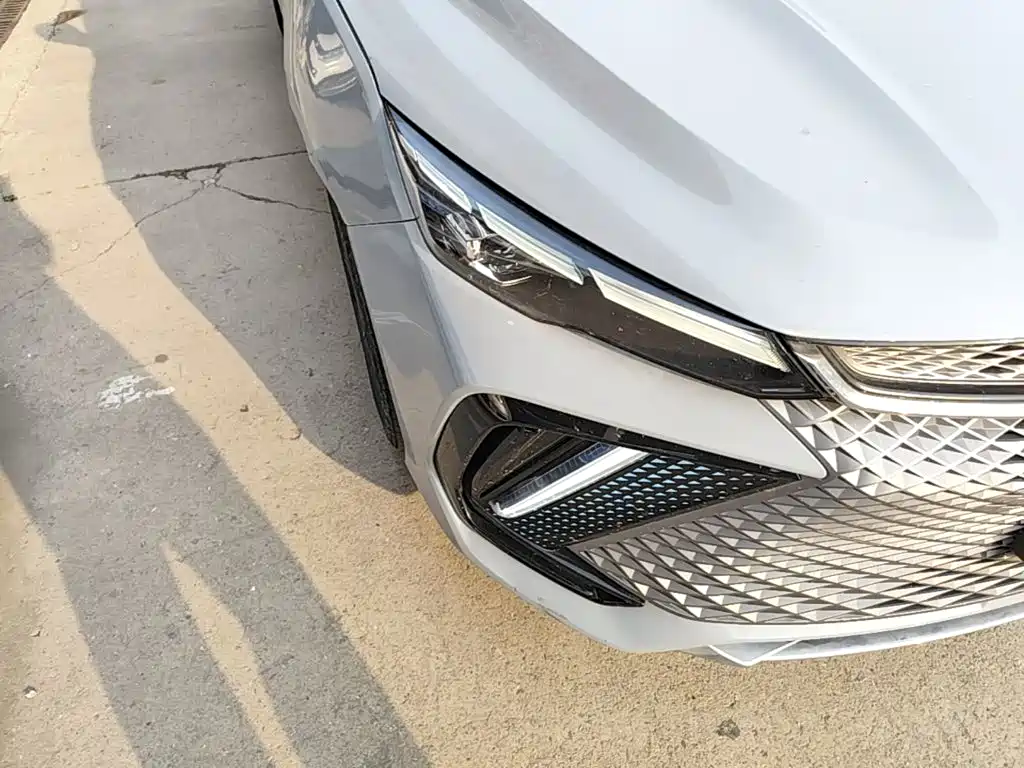 Geely L HiP — миниатюра 11