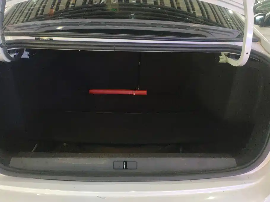 Peugeot 308 — миниатюра 4