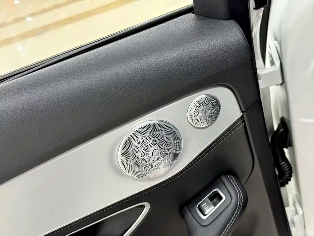 Mercedes-Benz C-Class — миниатюра 13