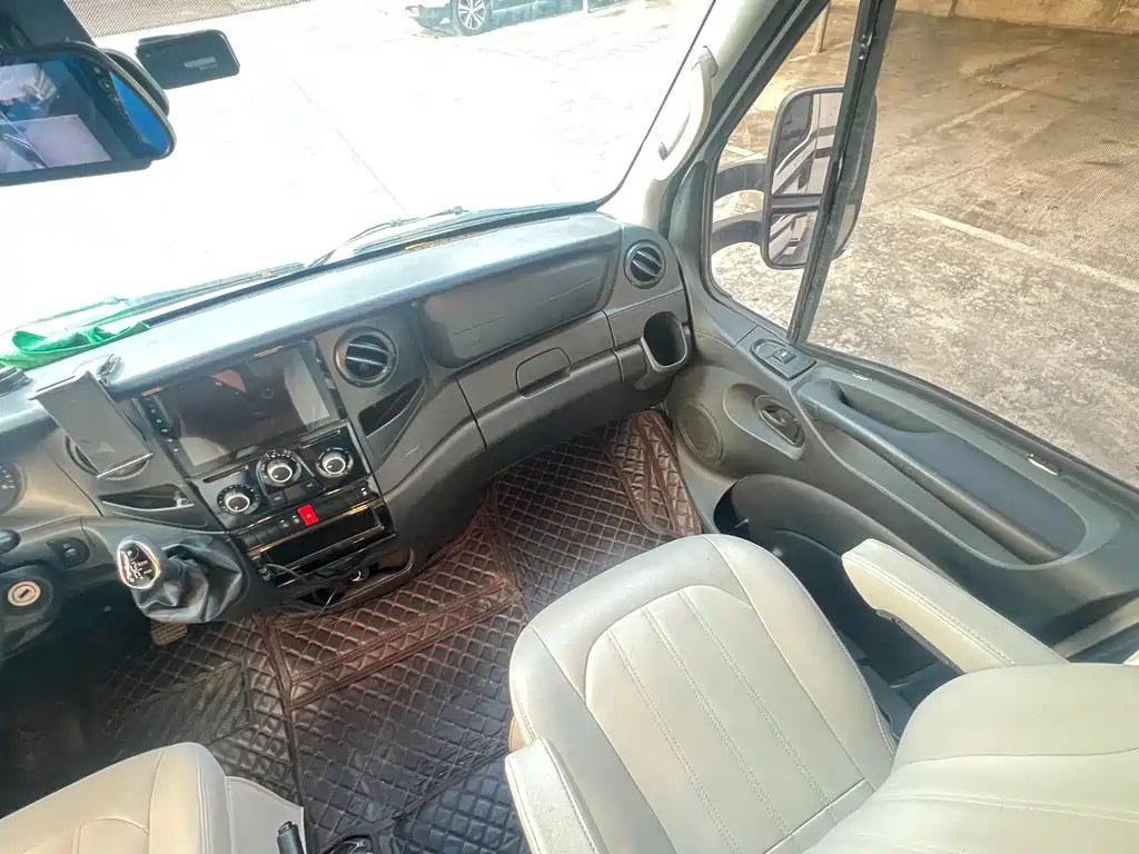 REV — миниатюра 20