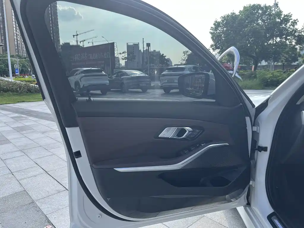 BMW 3 Series — миниатюра 12