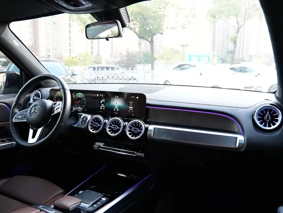 Mercedes-Benz GLB — миниатюра 13