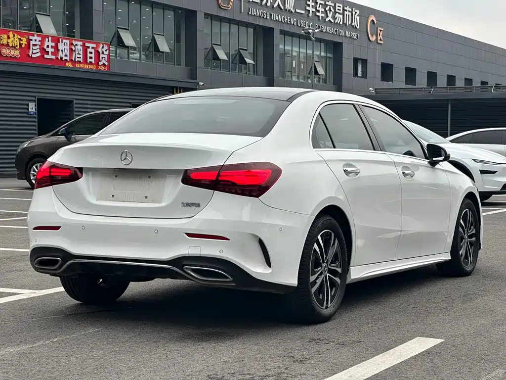 Mercedes-Benz A-Class — миниатюра 7