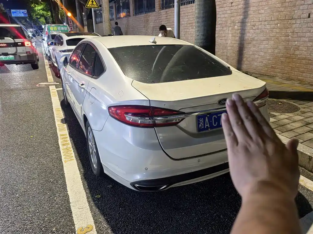 Ford Mondeo — миниатюра 2