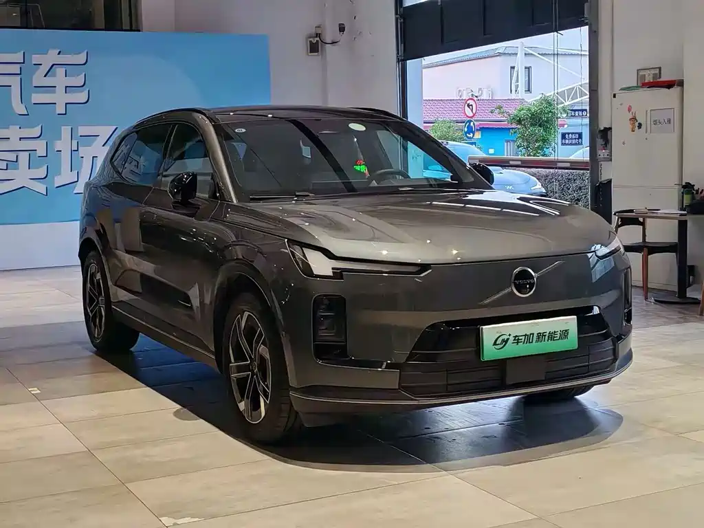 Volvo XC70 PHEV — миниатюра 3