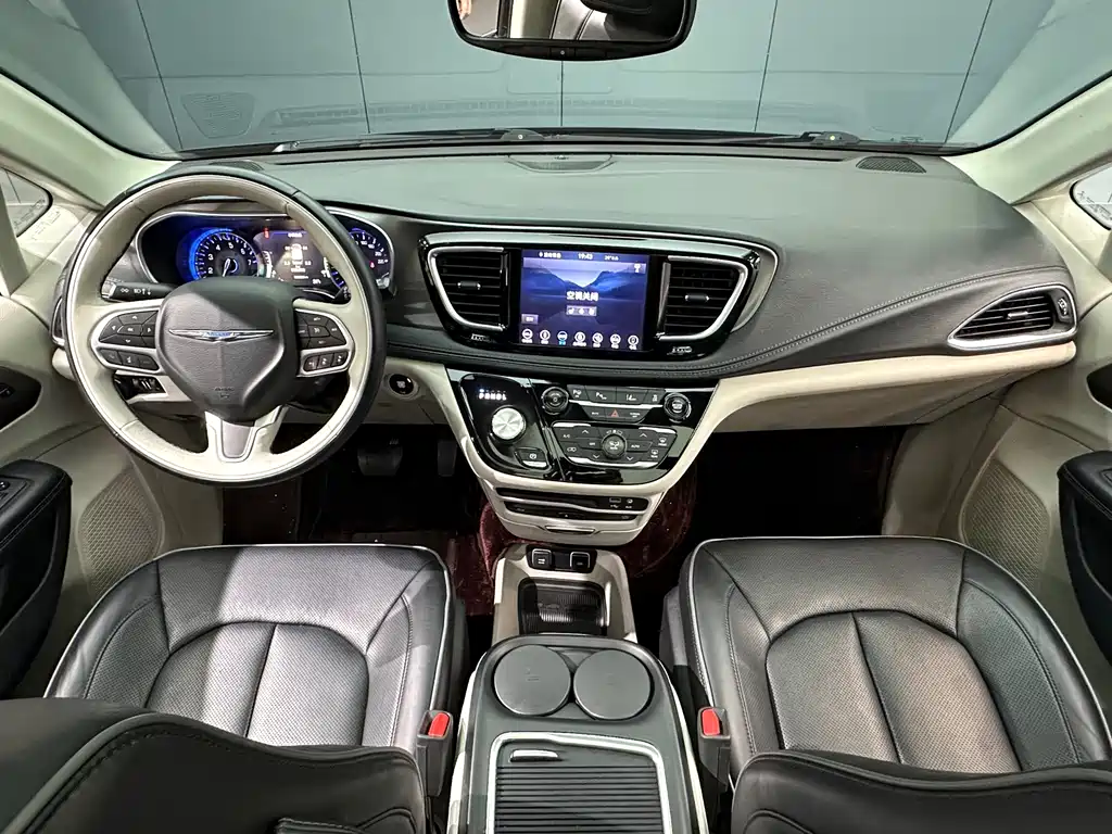 Chrysler Grand Voyager (Import) — миниатюра 21