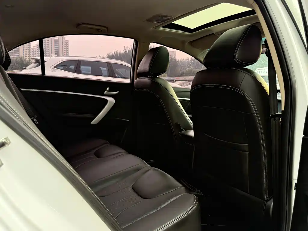 Geely Emgrand — миниатюра 16