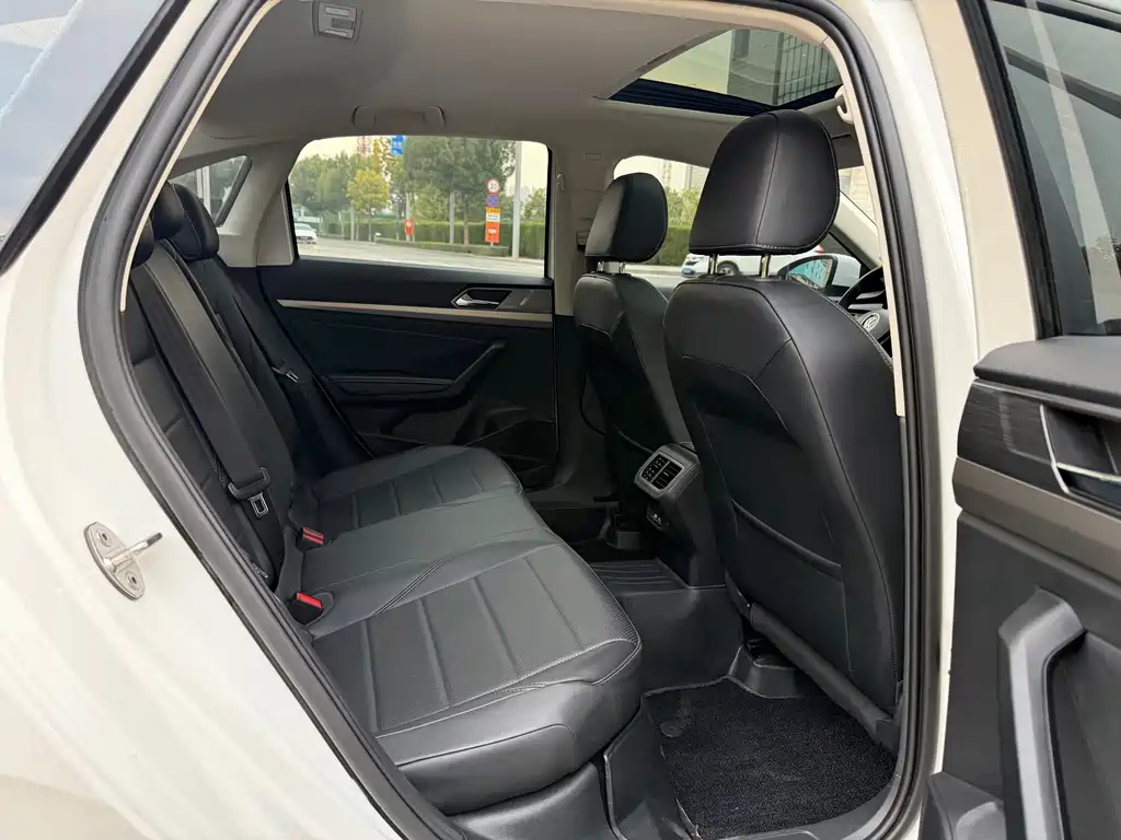 Volkswagen Lavida — миниатюра 10