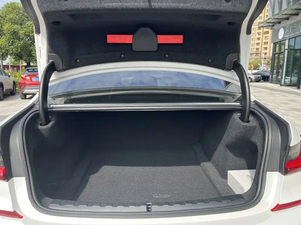 BMW 3 Series — миниатюра 29