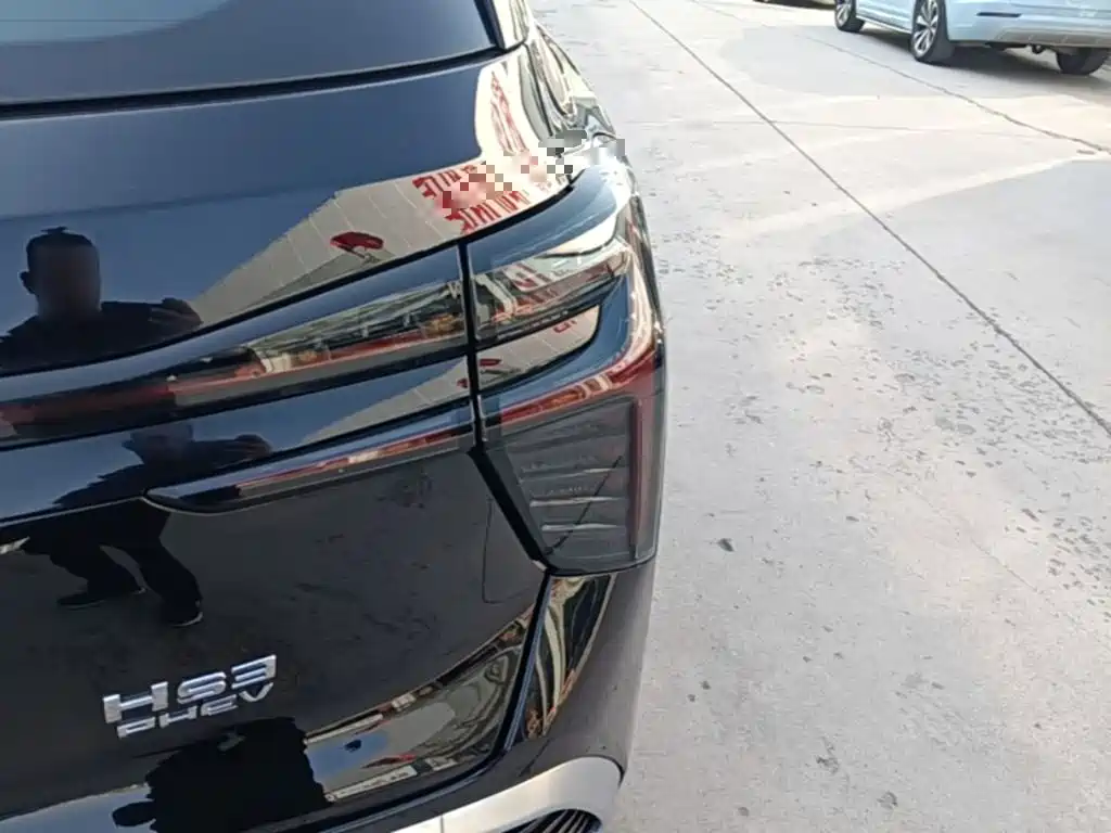 Hongqi Hongqi HS3 PHEV — миниатюра 8