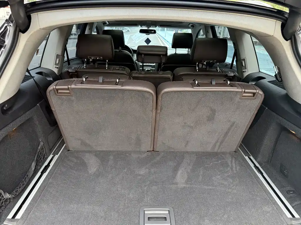 Audi Q7 — миниатюра 12