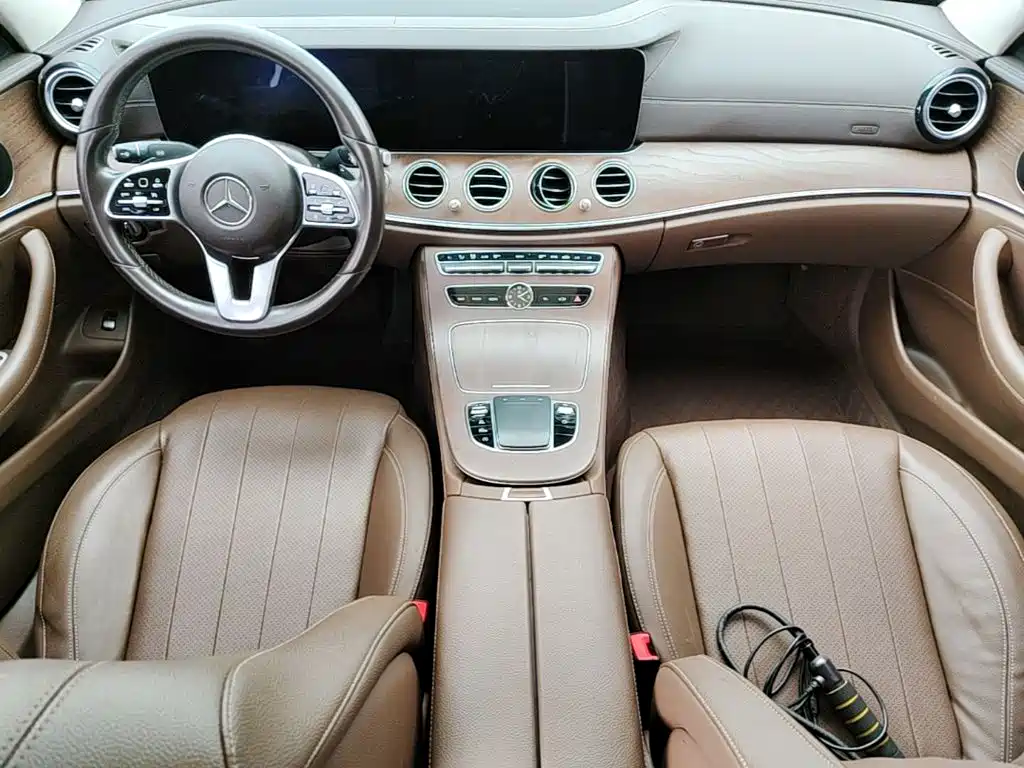 Mercedes-Benz E-Class — миниатюра 14
