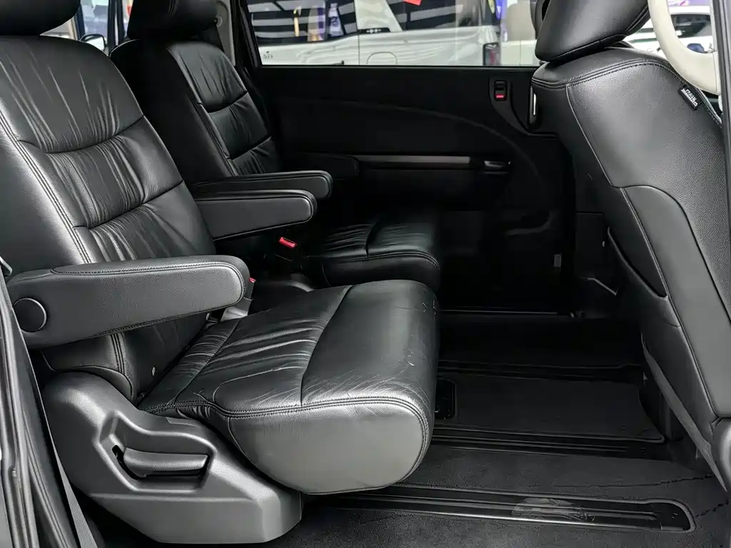 Honda Elysion — миниатюра 12
