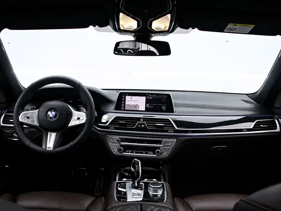 BMW 7 Series — миниатюра 5