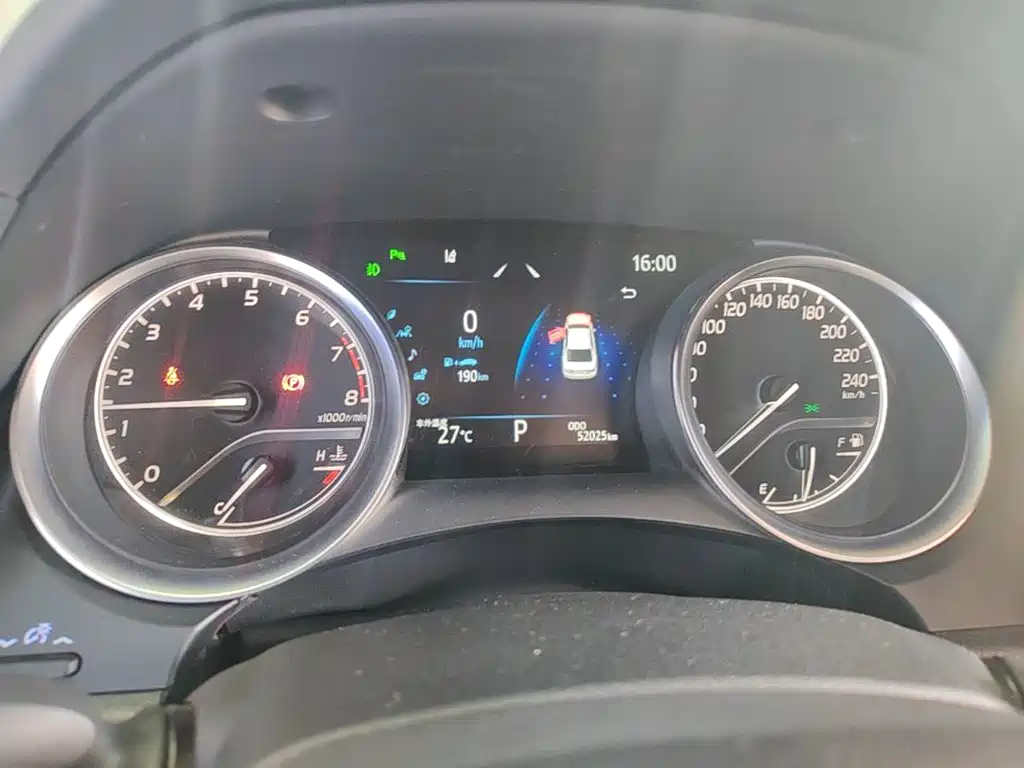 Toyota Camry — миниатюра 12