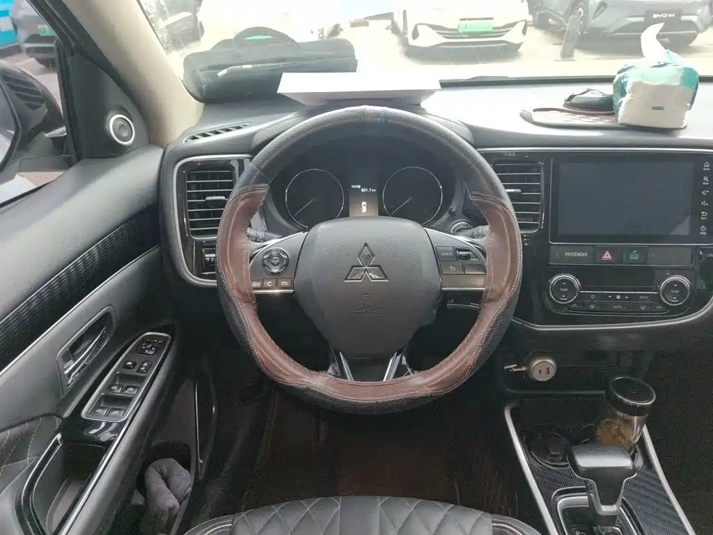 Mitsubishi Outlander — миниатюра 3