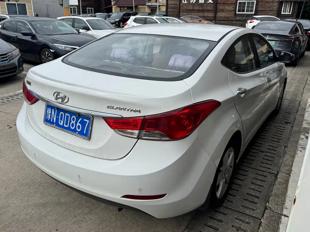 Hyundai Elantra Langdong — миниатюра 2